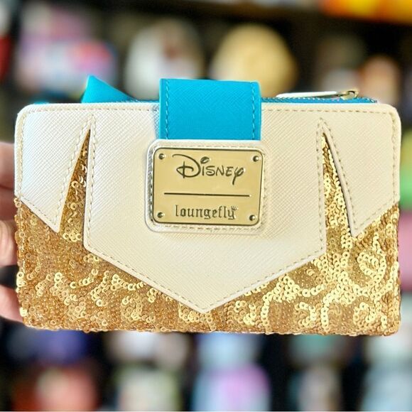 Pocahontas Sequin Bifold Flap Wallet Disney Princess Loungefly NWT IN HAND - Picture 2 of 6